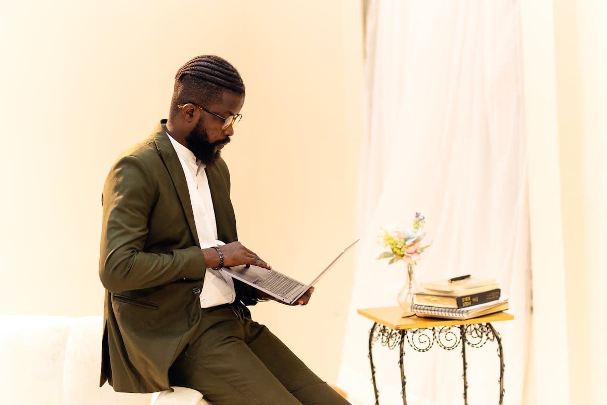 Métiers d'avenir au Cameroun — tech, énergie verte, santé et fintech